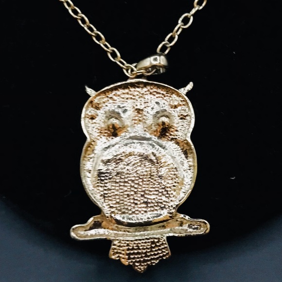 GOLD TONE OWL PENDANT NECKLACE EUC BY ACCESSORIZE - Picture 4 of 7